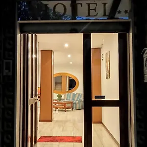 Mondial 2 Hotel